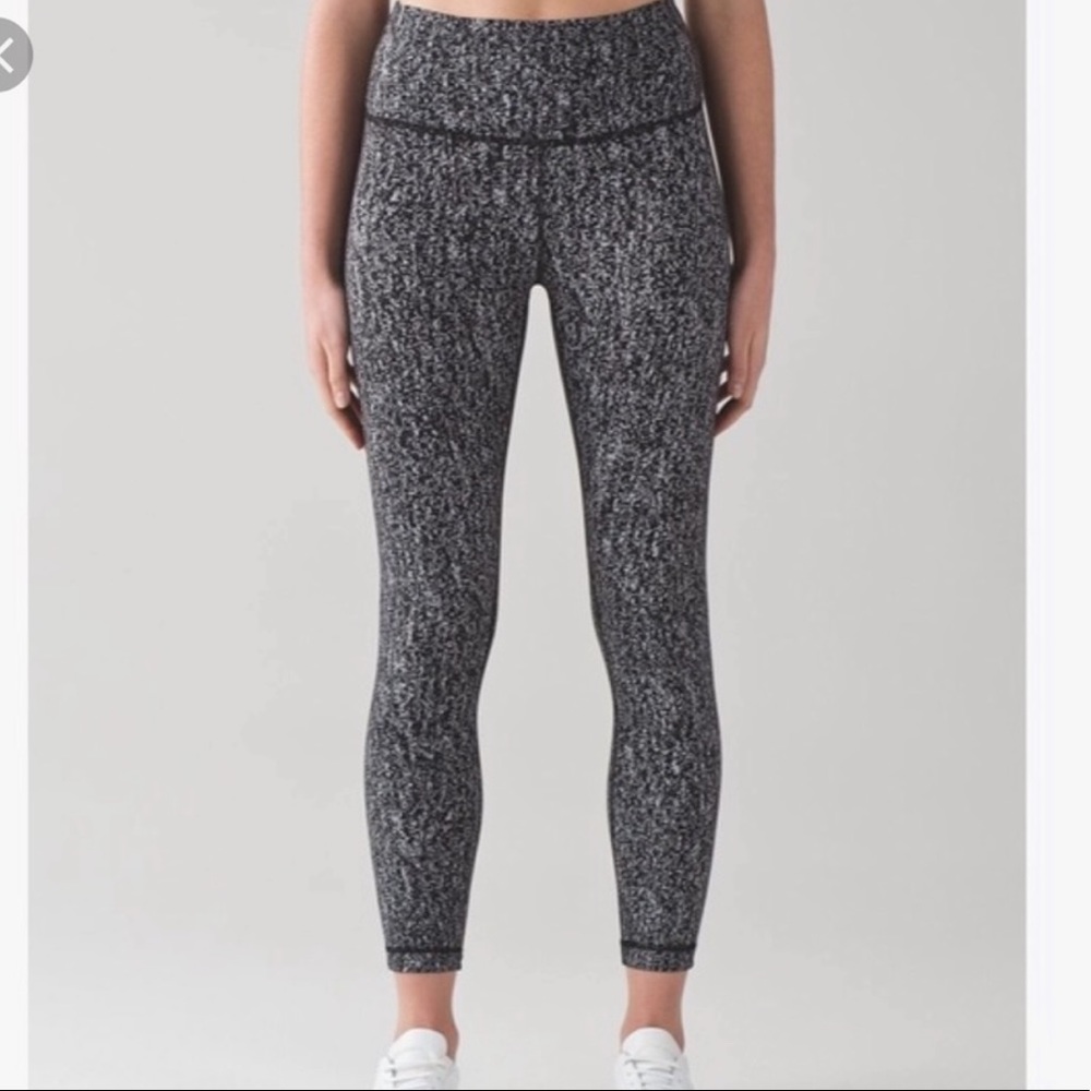Lululemon Black & White Speckled Leggings Size 6
